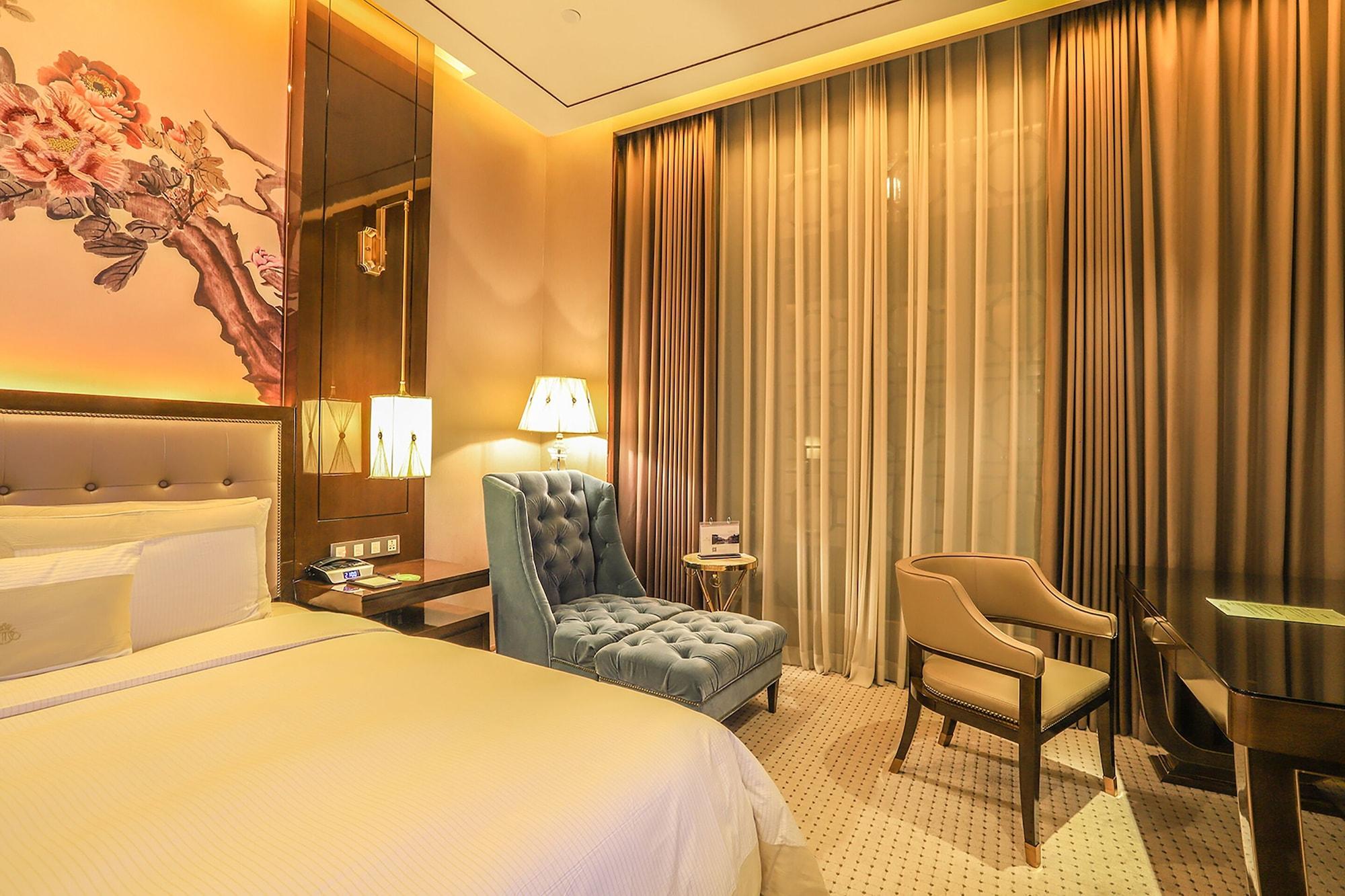 Royal Garden Hotel Shanghai-Free Shuttle To And From Disney & Pvg & Close Metro Line2 Easy To Sha New Expo Xangai Exterior foto