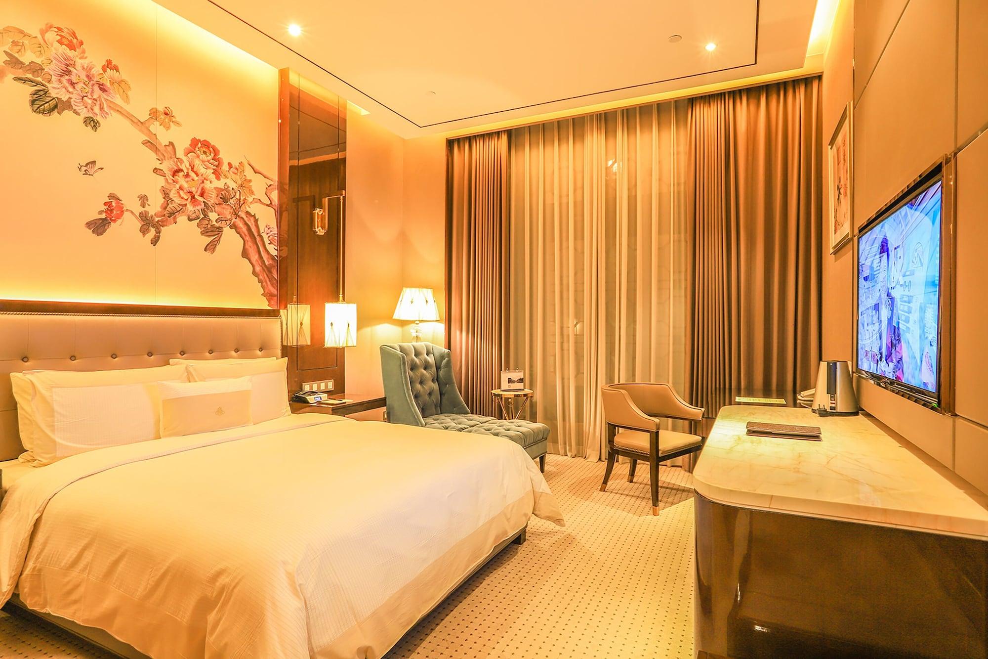 Royal Garden Hotel Shanghai-Free Shuttle To And From Disney & Pvg & Close Metro Line2 Easy To Sha New Expo Xangai Exterior foto