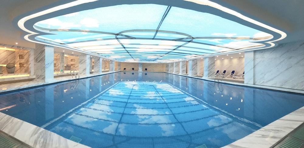 Royal Garden Hotel Shanghai-Free Shuttle To And From Disney & Pvg & Close Metro Line2 Easy To Sha New Expo Xangai Exterior foto