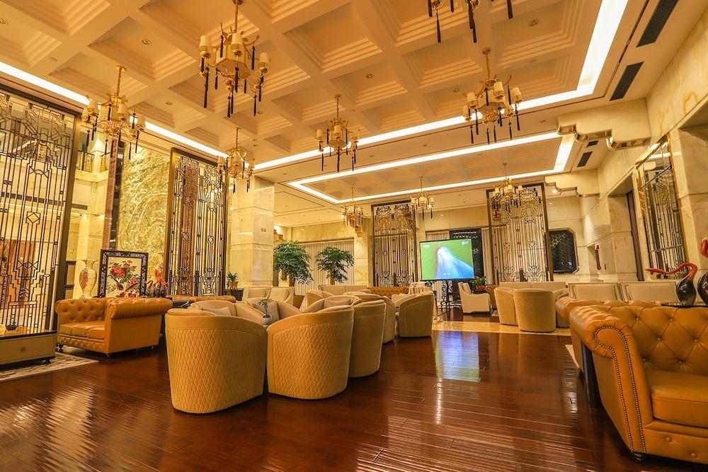 Royal Garden Hotel Shanghai-Free Shuttle To And From Disney & Pvg & Close Metro Line2 Easy To Sha New Expo Xangai Exterior foto