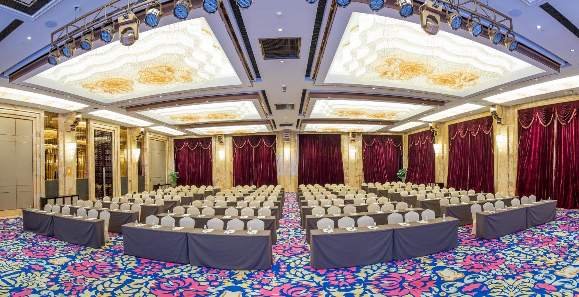 Royal Garden Hotel Shanghai-Free Shuttle To And From Disney & Pvg & Close Metro Line2 Easy To Sha New Expo Xangai Exterior foto