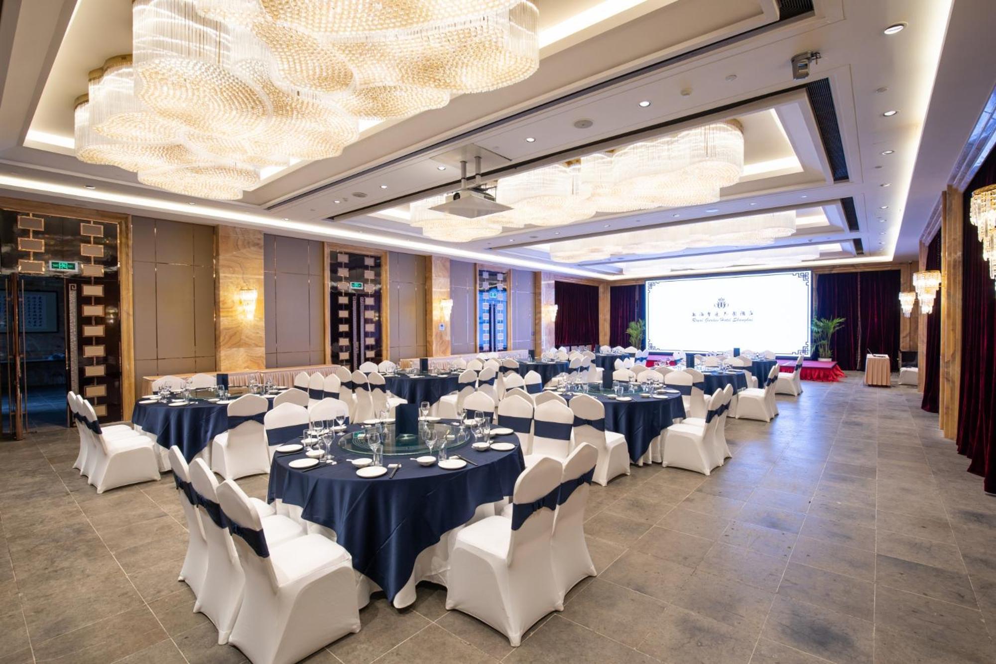 Royal Garden Hotel Shanghai-Free Shuttle To And From Disney & Pvg & Close Metro Line2 Easy To Sha New Expo Xangai Exterior foto