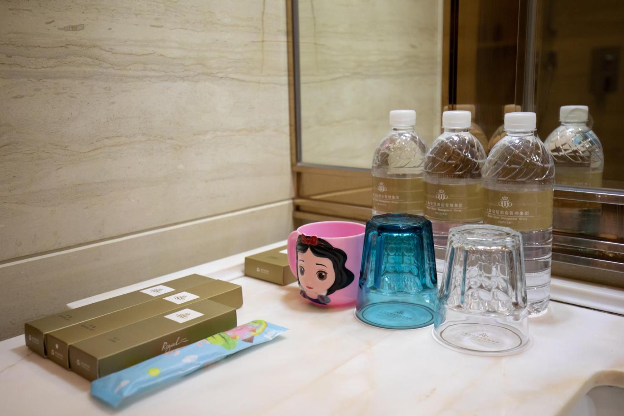 Royal Garden Hotel Shanghai-Free Shuttle To And From Disney & Pvg & Close Metro Line2 Easy To Sha New Expo Xangai Exterior foto