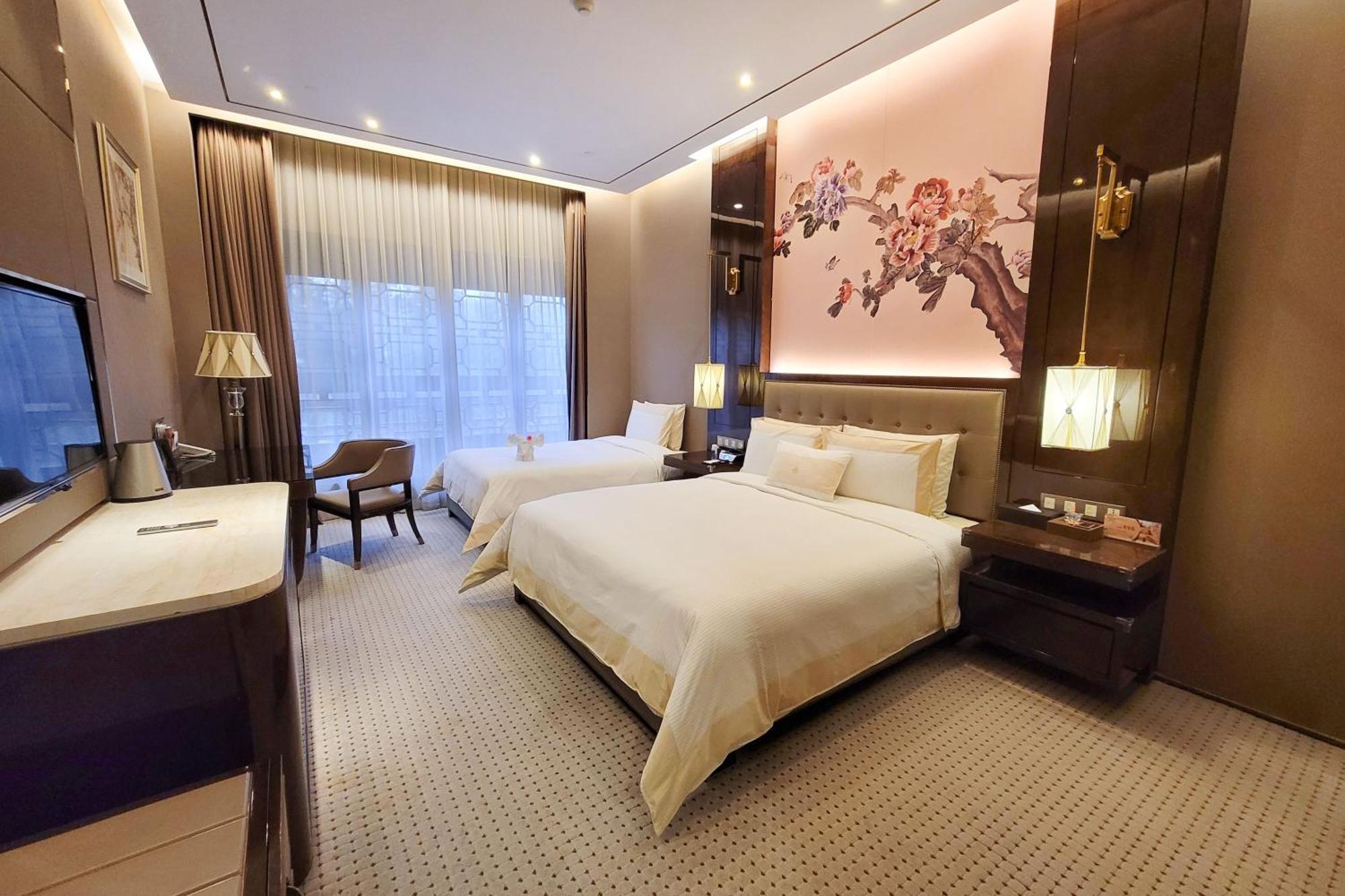 Royal Garden Hotel Shanghai-Free Shuttle To And From Disney & Pvg & Close Metro Line2 Easy To Sha New Expo Xangai Exterior foto