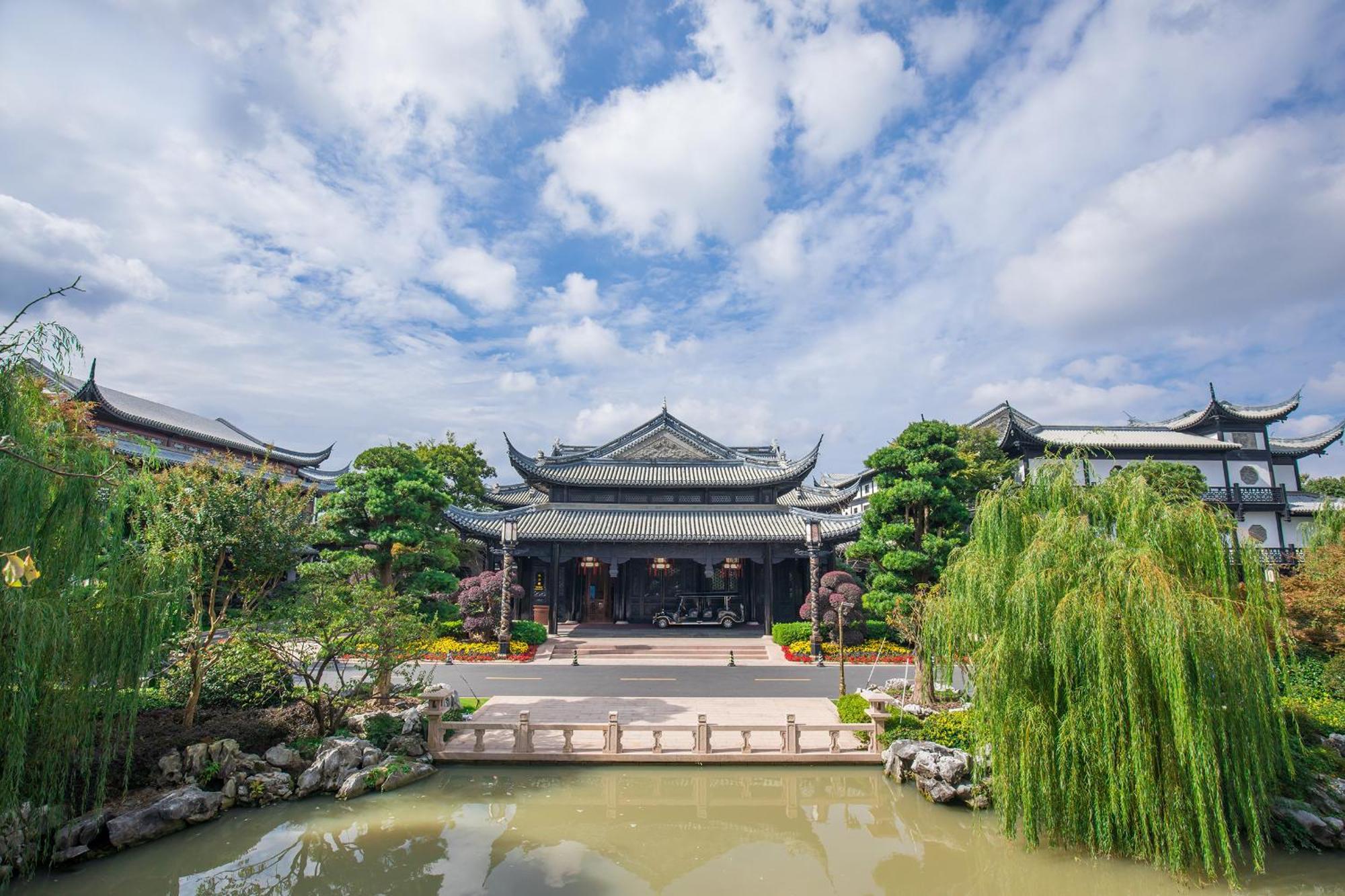 Royal Garden Hotel Shanghai-Free Shuttle To And From Disney & Pvg & Close Metro Line2 Easy To Sha New Expo Xangai Exterior foto