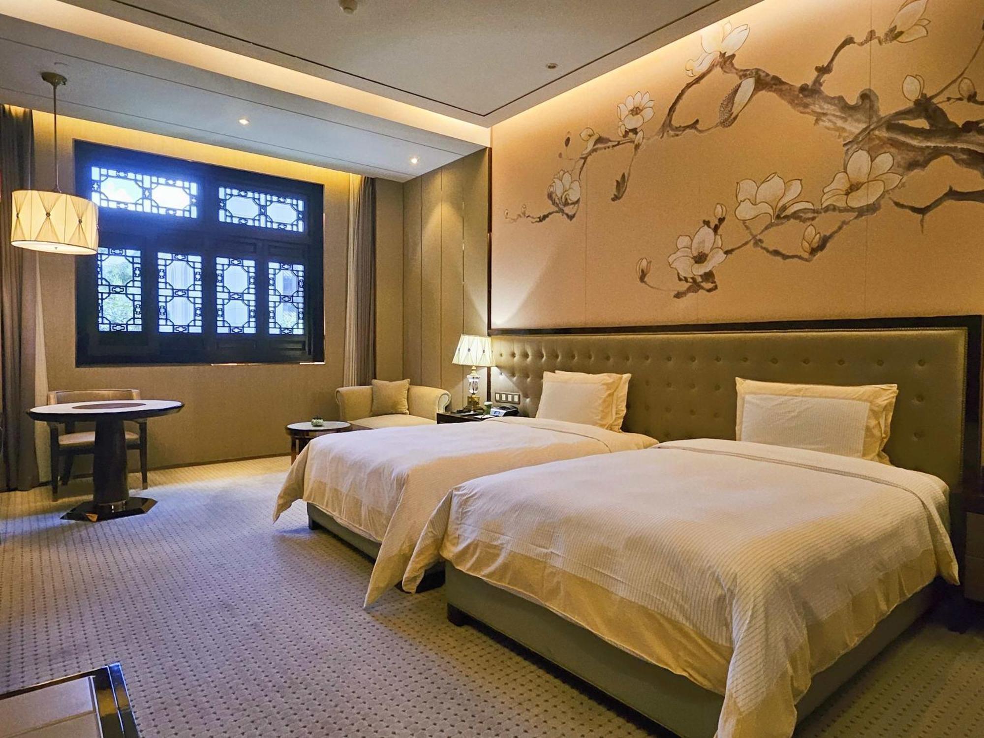 Royal Garden Hotel Shanghai-Free Shuttle To And From Disney & Pvg & Close Metro Line2 Easy To Sha New Expo Xangai Exterior foto