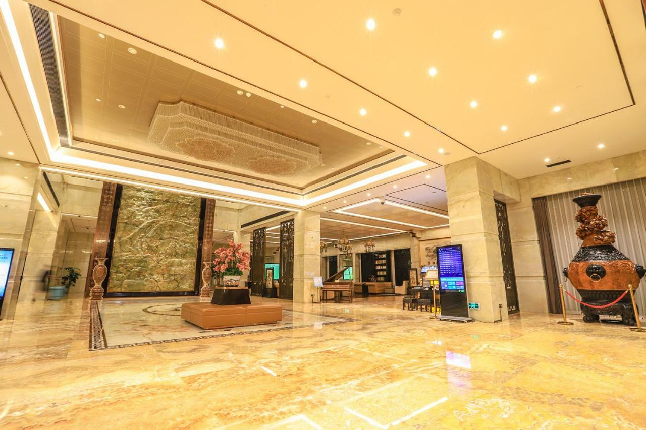 Royal Garden Hotel Shanghai-Free Shuttle To And From Disney & Pvg & Close Metro Line2 Easy To Sha New Expo Xangai Exterior foto
