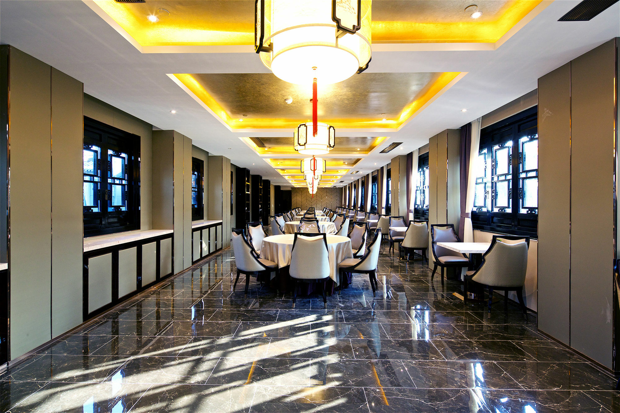 Royal Garden Hotel Shanghai-Free Shuttle To And From Disney & Pvg & Close Metro Line2 Easy To Sha New Expo Xangai Exterior foto